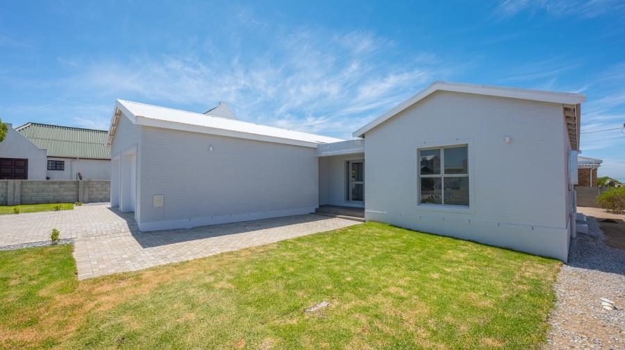 3 Bedroom Property for Sale in Struisbaai Western Cape